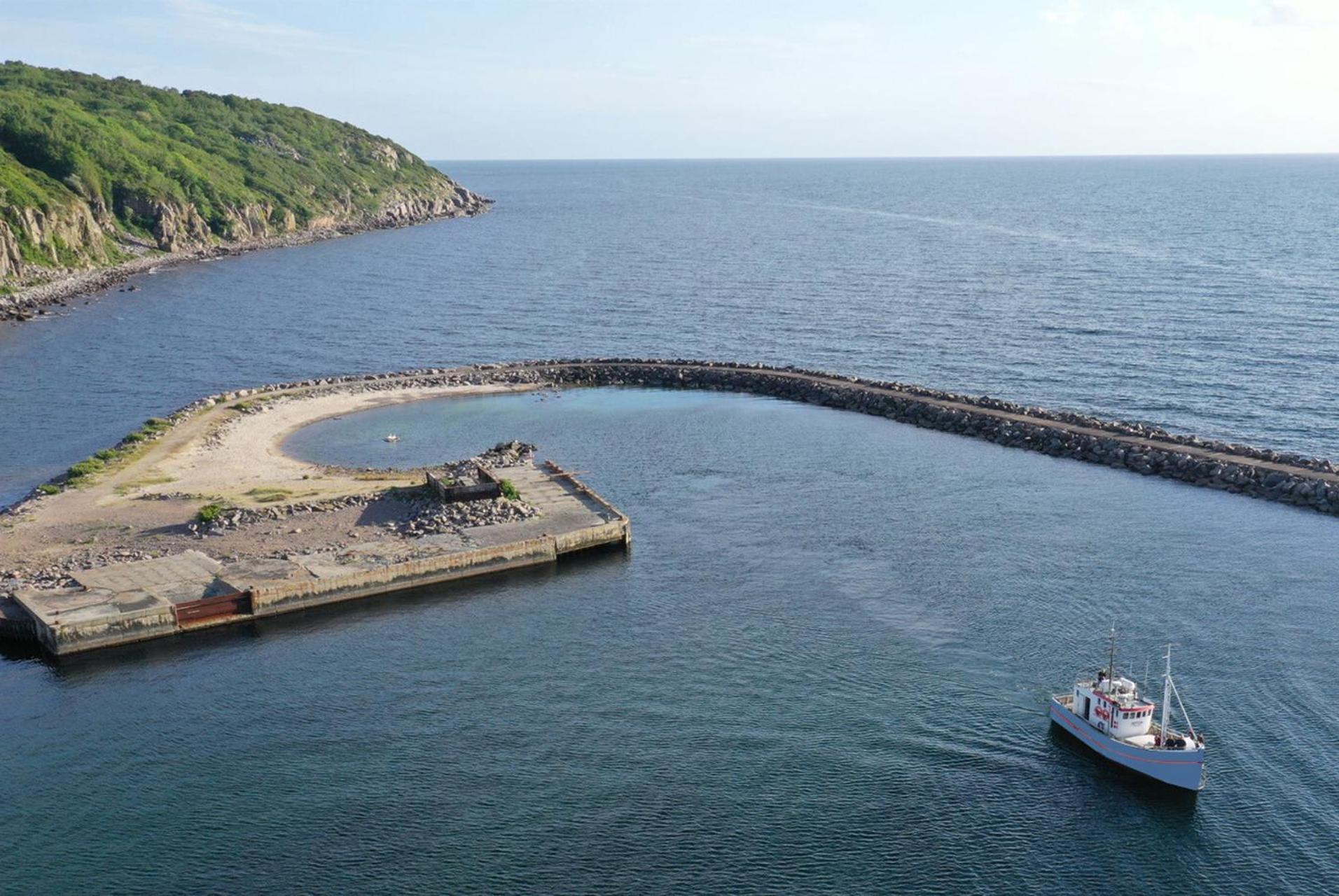 Varra Water - Unique Boat Accomodation - Bornholm - Fjaelstavn 内克瑟 外观 照片